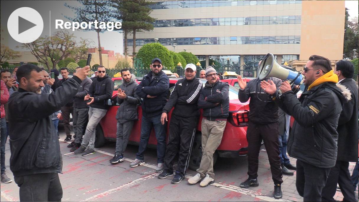 Les chauffeurs de taxis à Oujda ont entamé ce lundi 7 mars une grève de 72 heures pour protester contre la flambée des prix à la pompe.
