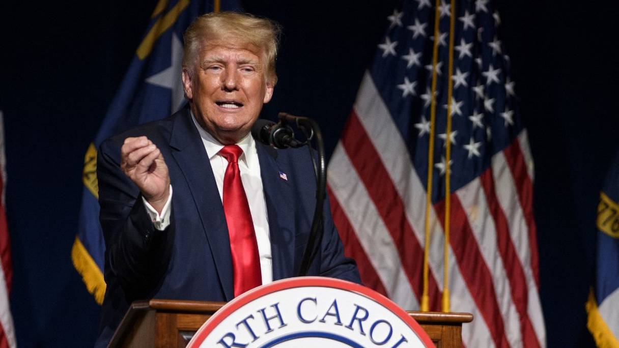 Donald Trump s'adresse à la convention d'Etat du NCGOP, le 5 juin 2021 à Greenville, en Caroline du Nord, dans l'une de ses premières apparitions publiques depuis son départ de la Maison Blanche en janvier. 
