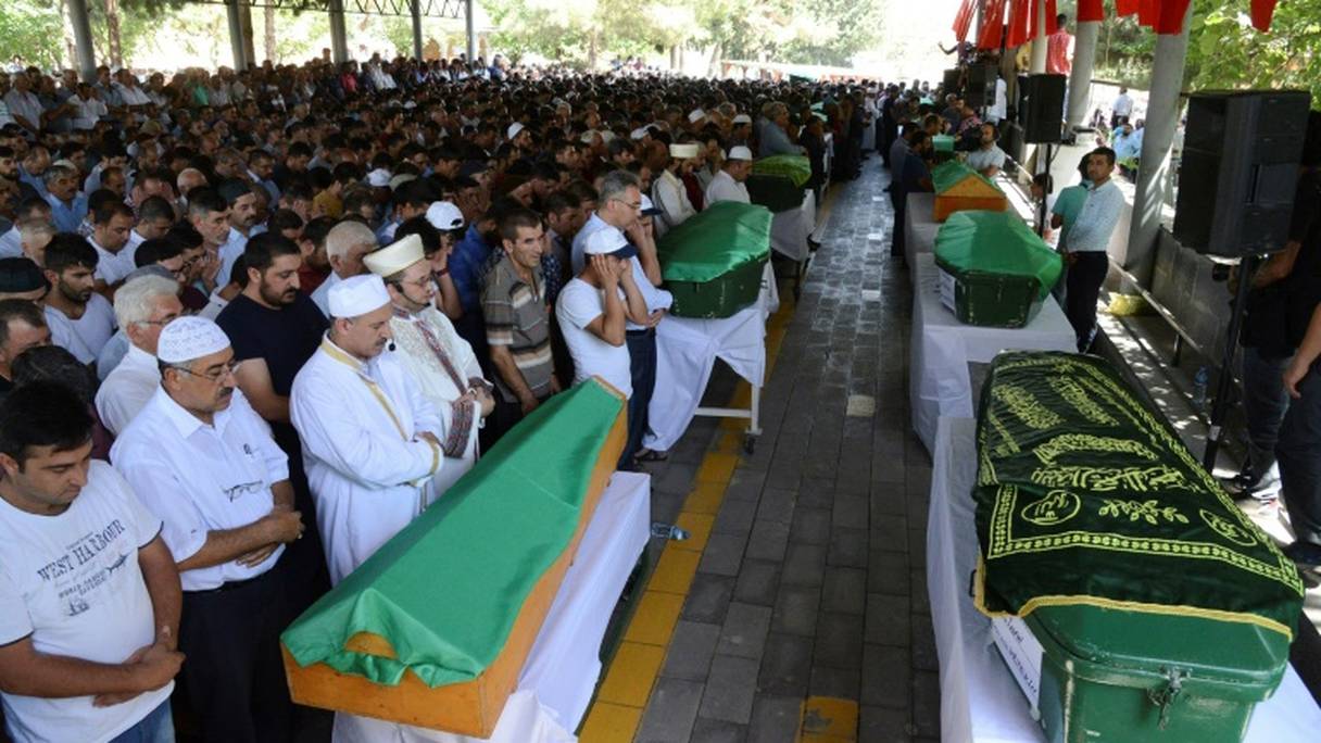 Funérailles de victimes de l'attentat de Gaziantep, en Turquie, le 21 août 2016.
