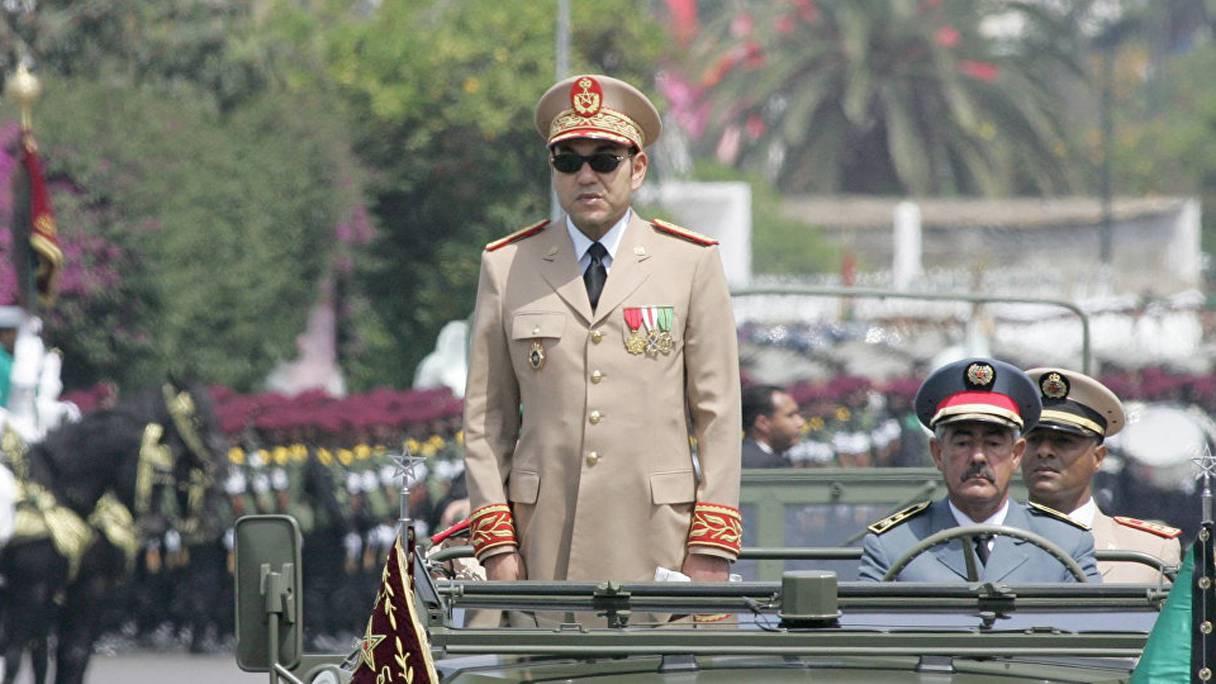 Le Roi Mohammed VI, Chef Suprême et Chef d'Etat-Major Général des Forces Armées Royales (FAR).
