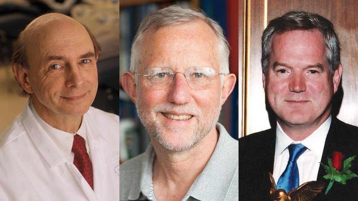 Harvey Alter, Charles Rice et Michael Houghton (gauche à droite),  les trois découvreurs du virus de l’hépatite C ayant reçu le prix Nobel de médecine 2020.
