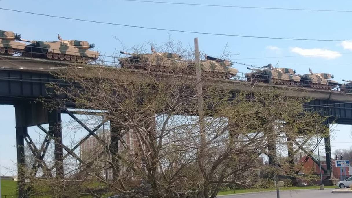 Les chars destinés au Maroc au moment de leur sortie de l'usine.

