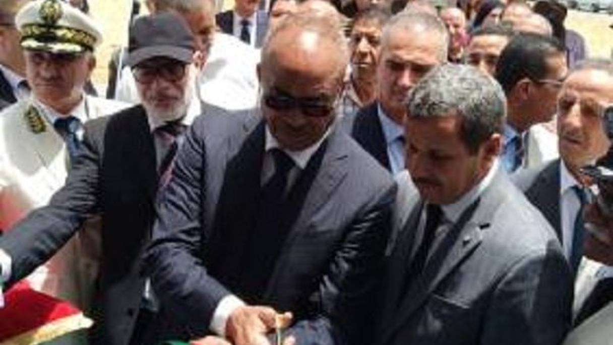 Le ministre algérien de l’intérieur, Noureddine Bedoui, et le ministre mauritanien de l’intérieur, Ahmedou ould Abdallah, ce dimanche 19 août à Tindouf. 
