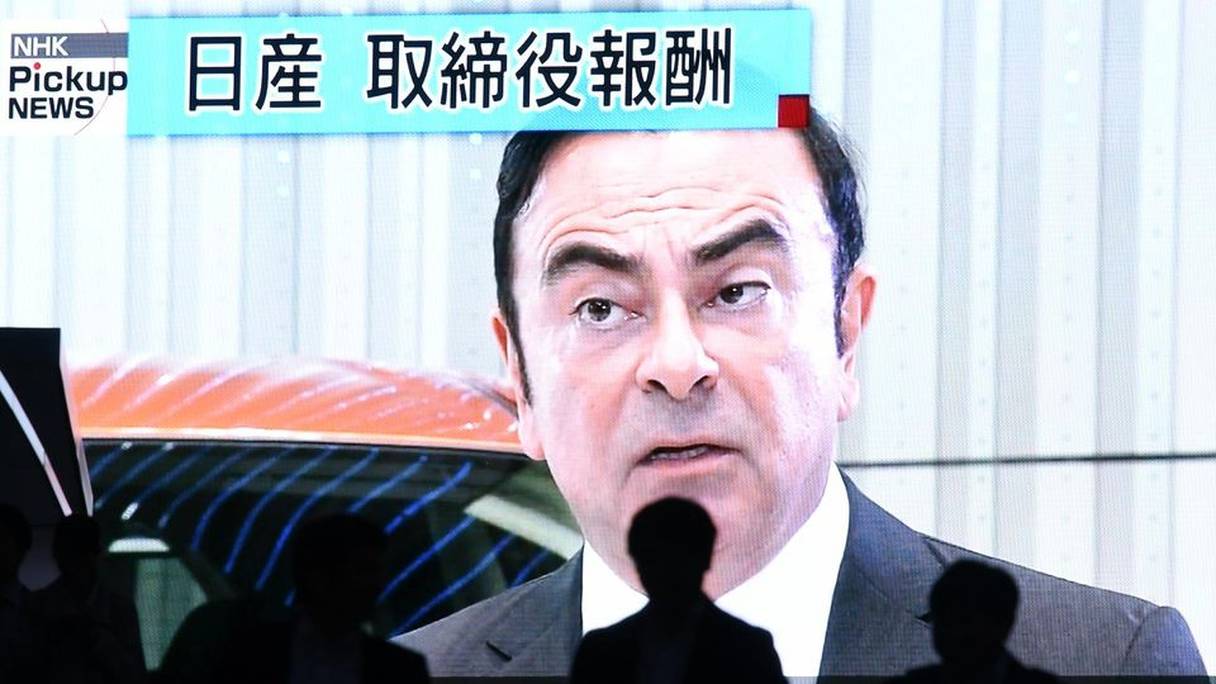 Carlos Ghosn sur une chaîne info diffusée dans une rue de Tokyo, le 20 novembre.
