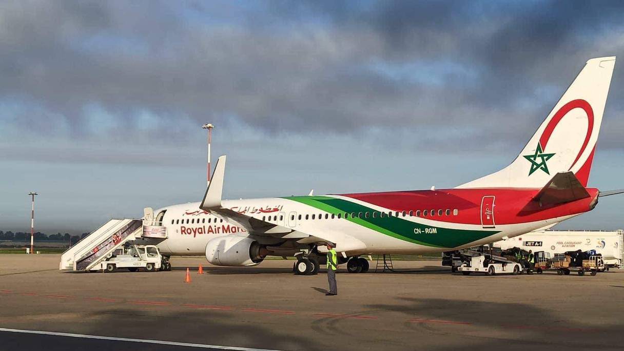 Le Boeing 737-9 Dreamliner de Royal Air Maroc était prêt à transporter les Lionceaux de l’Atlas pour prendre part au CHAN 2022, vendredi 13 janvier 2023 à l'aéroport de Rabat-Salé.
