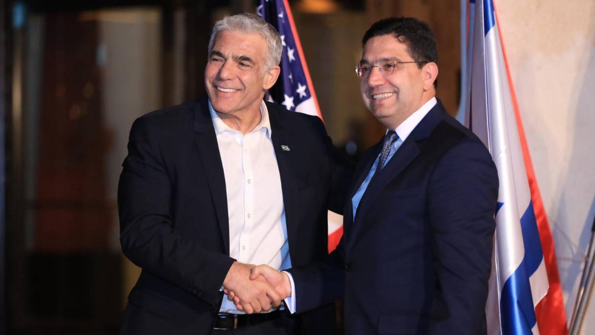 Nasser Bourita reçu par Yair Lapid pour participer au sommet du Néguev, en Israël.
