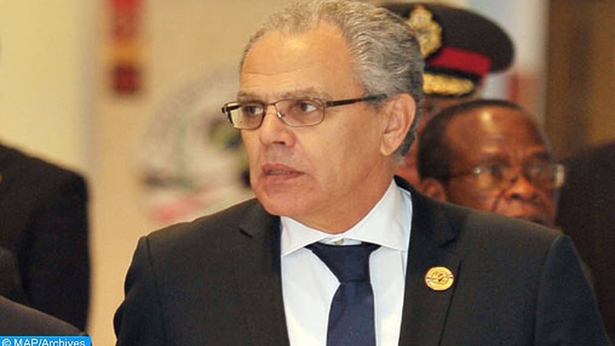 Abdeltif Loudyi, ministre délégué auprès du Chef du gouvernement, chargé de l'Administration de la Défense nationale. 
