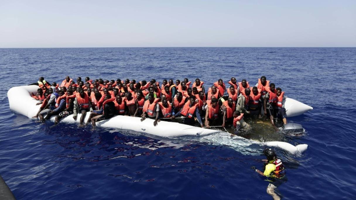 Des migrants secourus au large de la Libye, le 18 août 2016.
