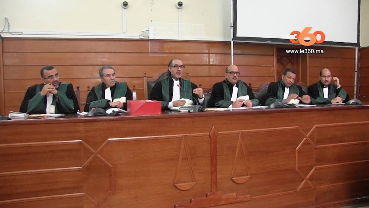 Lors de l'examen du dossier Gdeim Izik par la cour d'appel de Rabat.
