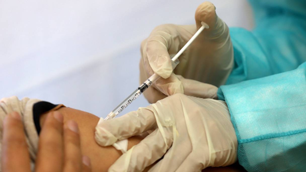 Au Maroc, les centres de vaccination sont désormais ouverts tous les jours de la semaine, y compris le dimanche.
