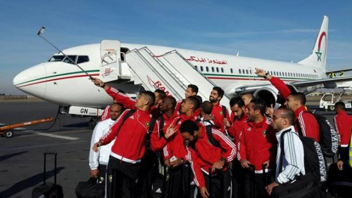 La FRMF a exigé que la délégation marocaine participant au CHAN 2023 rallie Constantine à bord d’un vol de Royal Air Maroc (RAM), le transporteur officiel des équipes nationales marocaines.
