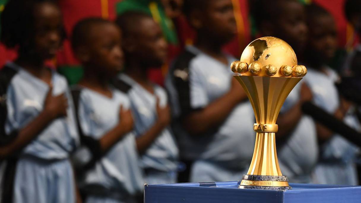 Le trophée des vainqueurs de la Coupe d'Afrique des Nations. 
