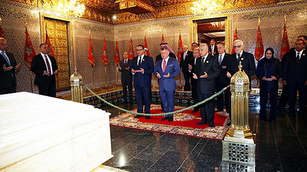 Le roi Abdallah II de Jordanie au Mausolée Mohammed V de Rabat.

