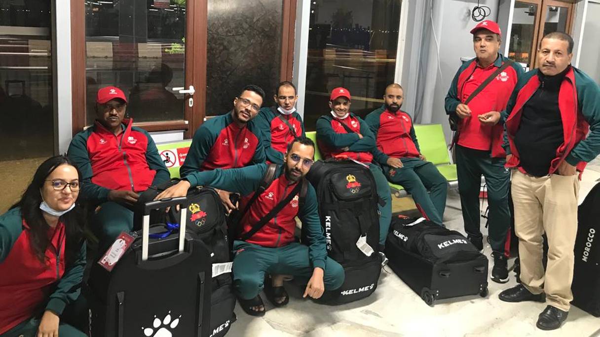 Les journalistes marocains pris en otage à l'aéroport d'Oran.
