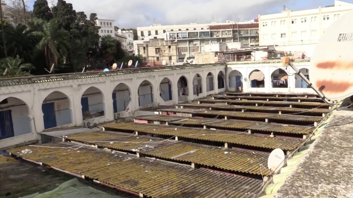 Les travaux de rénovation et de restauration de «Fondouq Chejra» à Tanger sont lancés.
