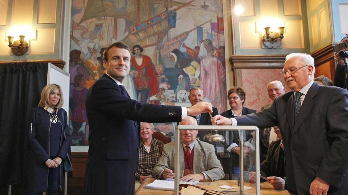 Emmanuel Macron a voté au Touquet peu après 11 heures.
