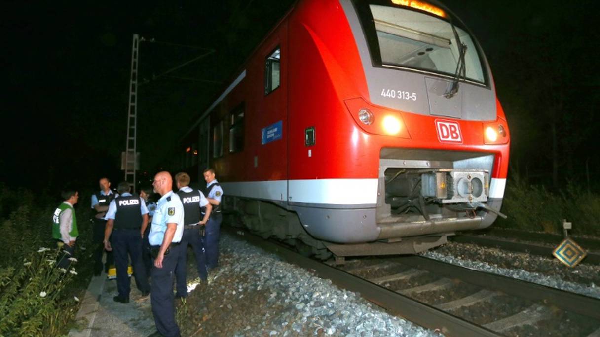 Le train dans lequel une attaque à la hache a été commise, le 18 juillet 2016 à Wuerzburg.
