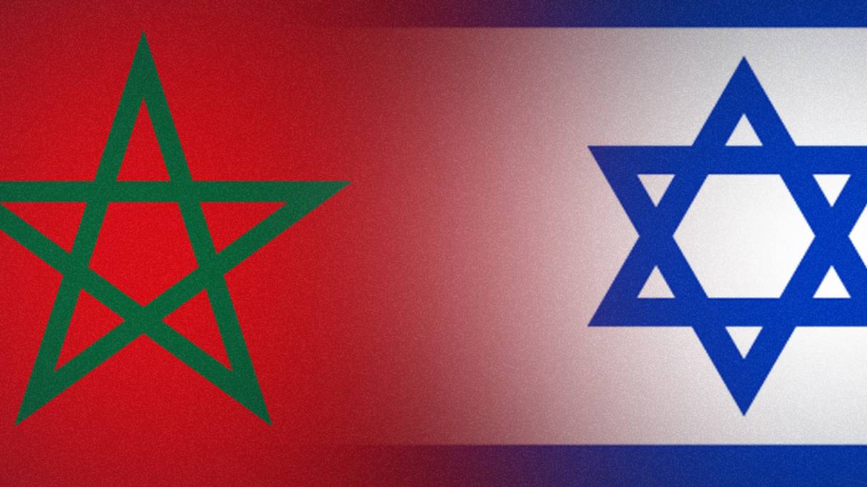 Les drapeaux du Maroc et d'Israël.
