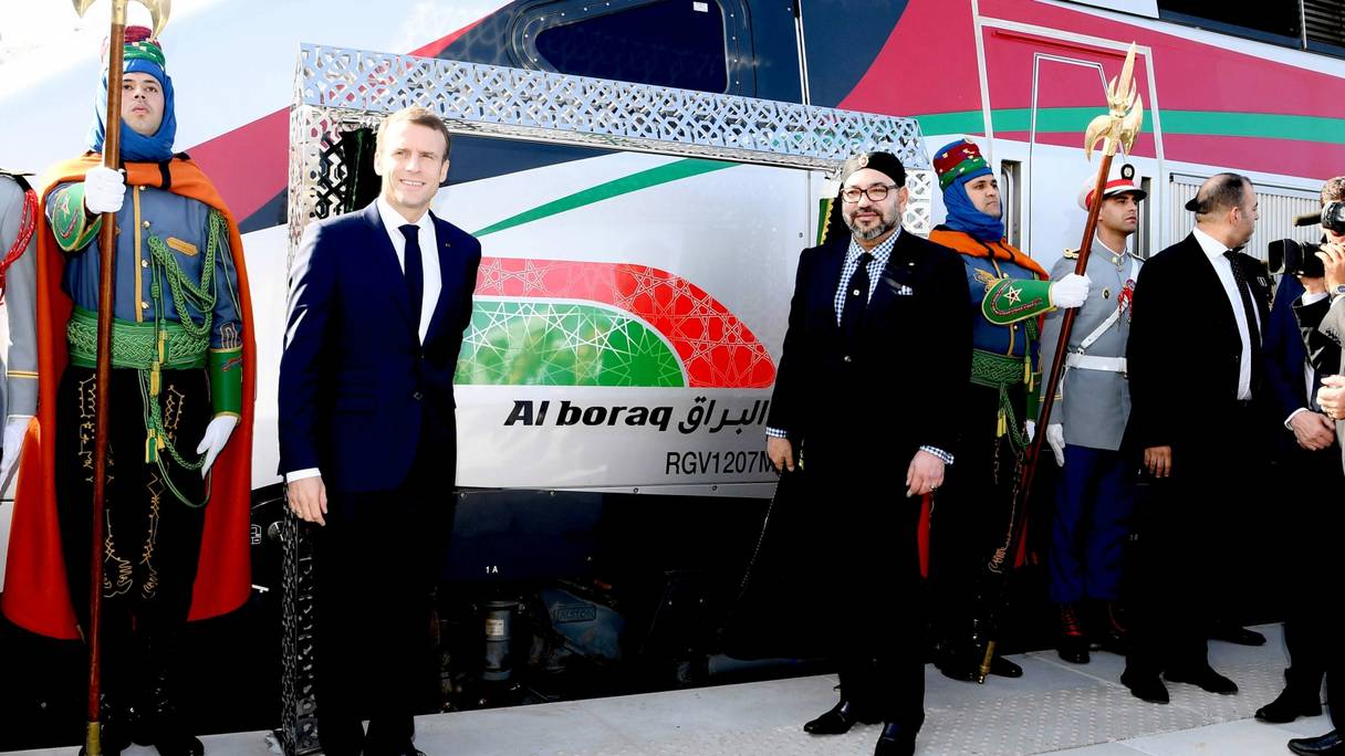 Le roi Mohammed VI et le président français Emmanuel Macron lors de l'inauguration du TGV Al Boraq, le jeudi 15 novembre à Tanger.
