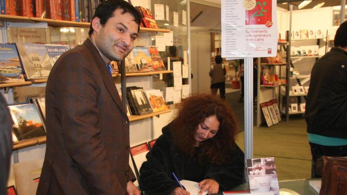 Bouthaina Azami lors d'une signature de son livre "Au café des faits divers", en mai 2013 à Casabanca.
