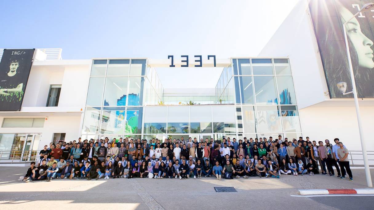 La première promotion du campus 1337 MED: plus de 200 étudiants, pas un seul professeur. 
