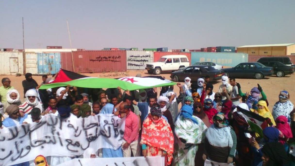 Photo du sit-in de protestation contre le vol d'aide humanitaire, hier jeudi 20 juillet à Rabouni.
