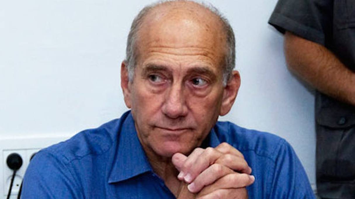 Ehud Olmert va passer 19 mois derrière les barreaux.
