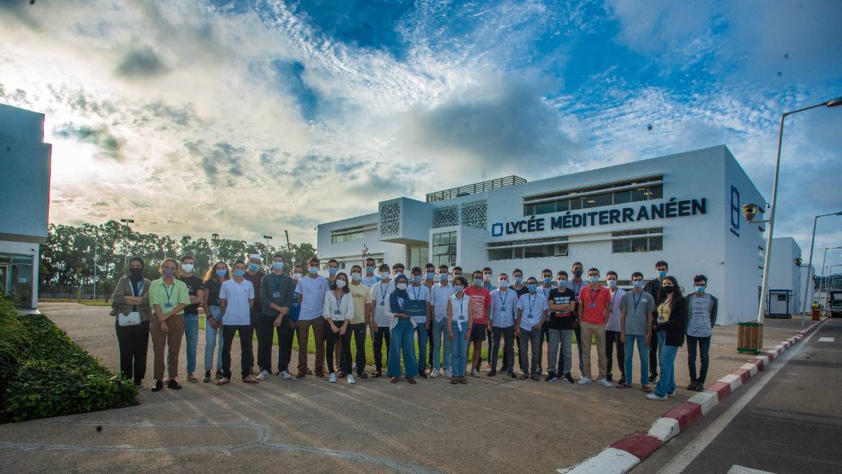 Le Lycée méditerranéen (LYMED), fruit d’une convention conclue entre la Fondation Tanger Med et le département de l’Enseignement supérieur, a accueilli le 31 août 2021 sa première promotion.
