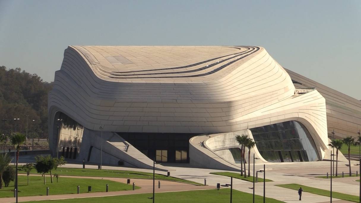 Construit sur la vallée du Bouregreg, le Grand théâtre de Rabat a nécessité un investissement global de plus de 2,5 milliards de dirhams.
