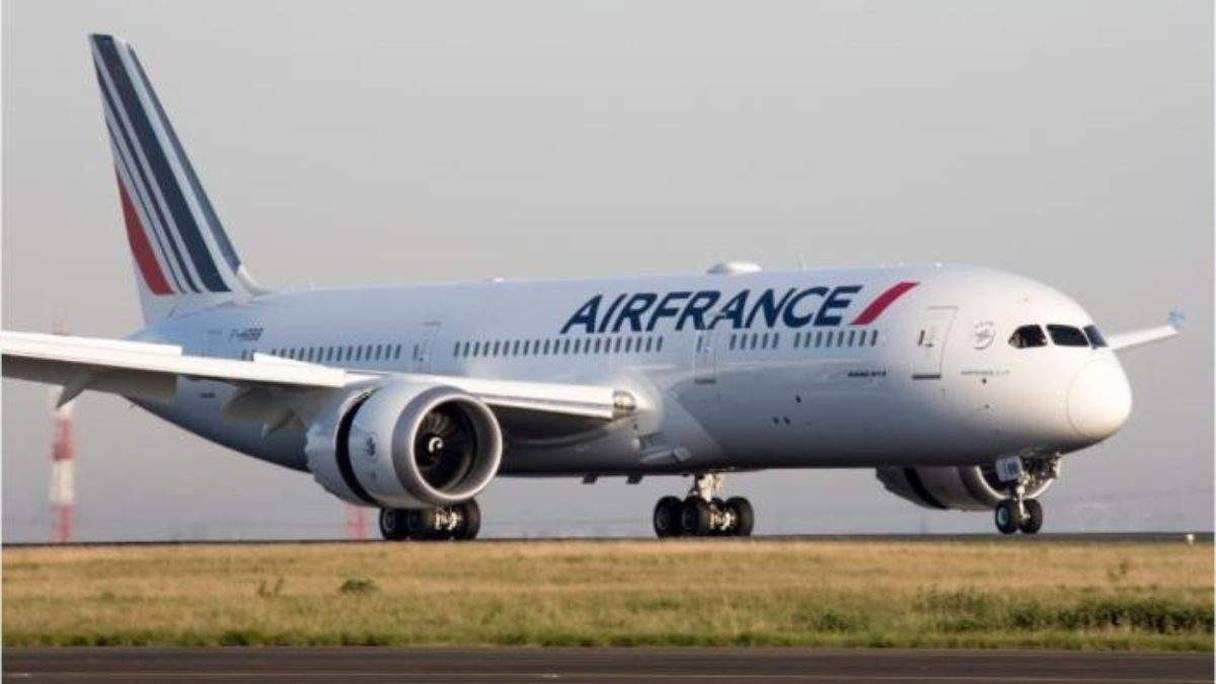 Un avion de la compagnie Air France. 
