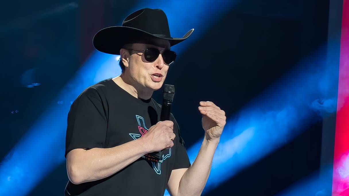 Le PDG de Tesla Motors, Elon Musk, prend la parole lors de la grande soirée d'ouverture «Cyber Rodeo» de Tesla Giga Texas, le 7 avril 2022 à Austin, au Texas.
