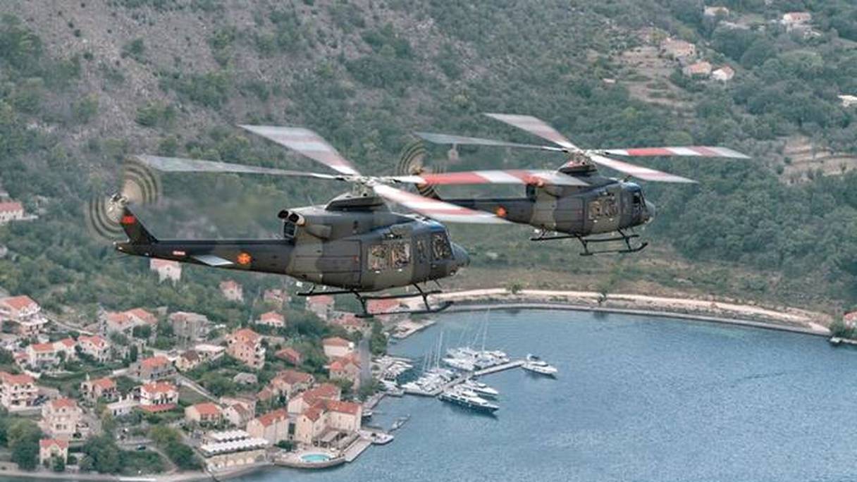 Deux hélicoptères Bell-412 EPI en action.
