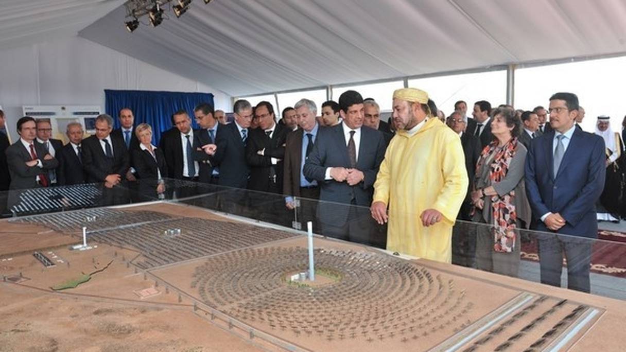 Mohammed VI lors du lancement des travaux de Noor1 en mai 2013.
