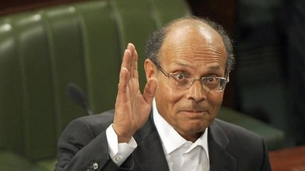 Moncef Marzouki se retire de la vie politique.

