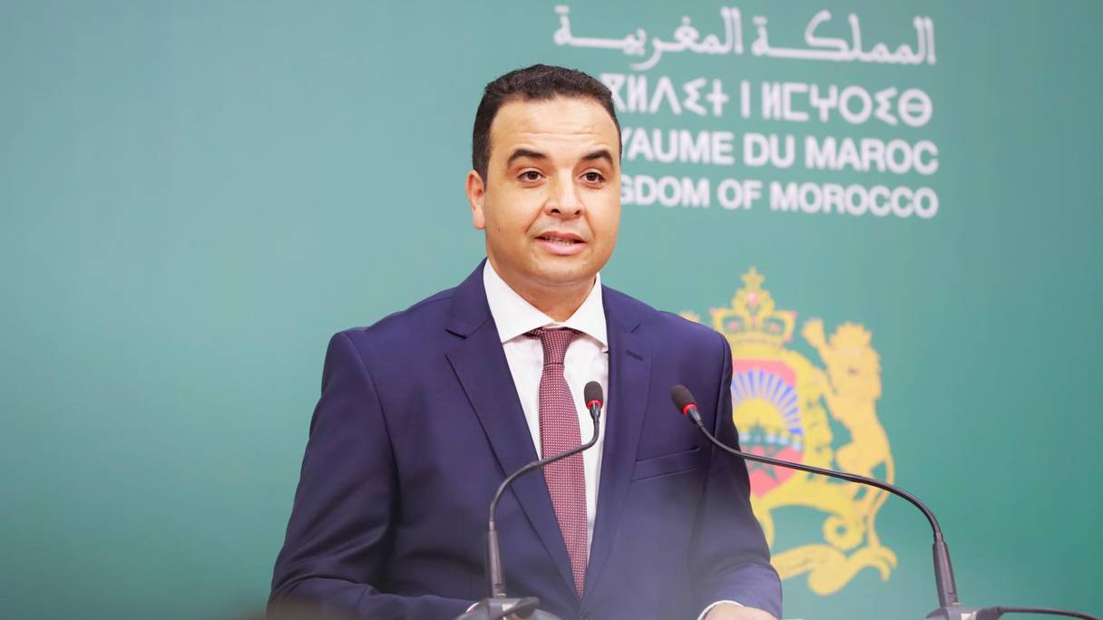 Mustapha Baitas, porte-parole du gouvernement, répond aux questions des journalistes lors du point de presse tenu à l'issue de la réunion hebdomadaire du Conseil de gouvernement, jeudi 25 août 2022, à Rabat.
