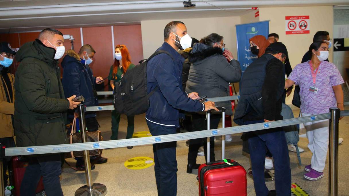 Arrivée des Marocains résidents à l'étranger (MRE) à l'aéroport Mohammed V de Casablanca, dans un des premiers vols de Air Arabia en provenance de Toulouse (France), le lundi 7 février 2022. 
