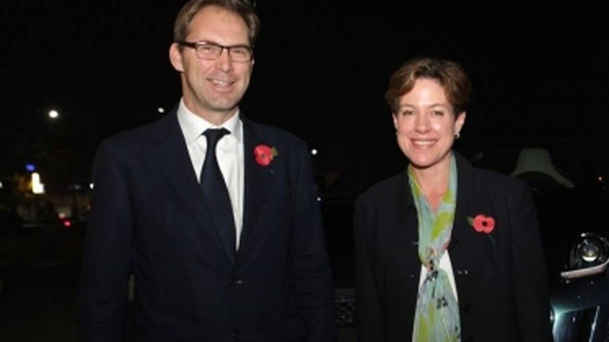 Karen Betts avec Tobias Elwood, secrétaire d'Etat britannique.
