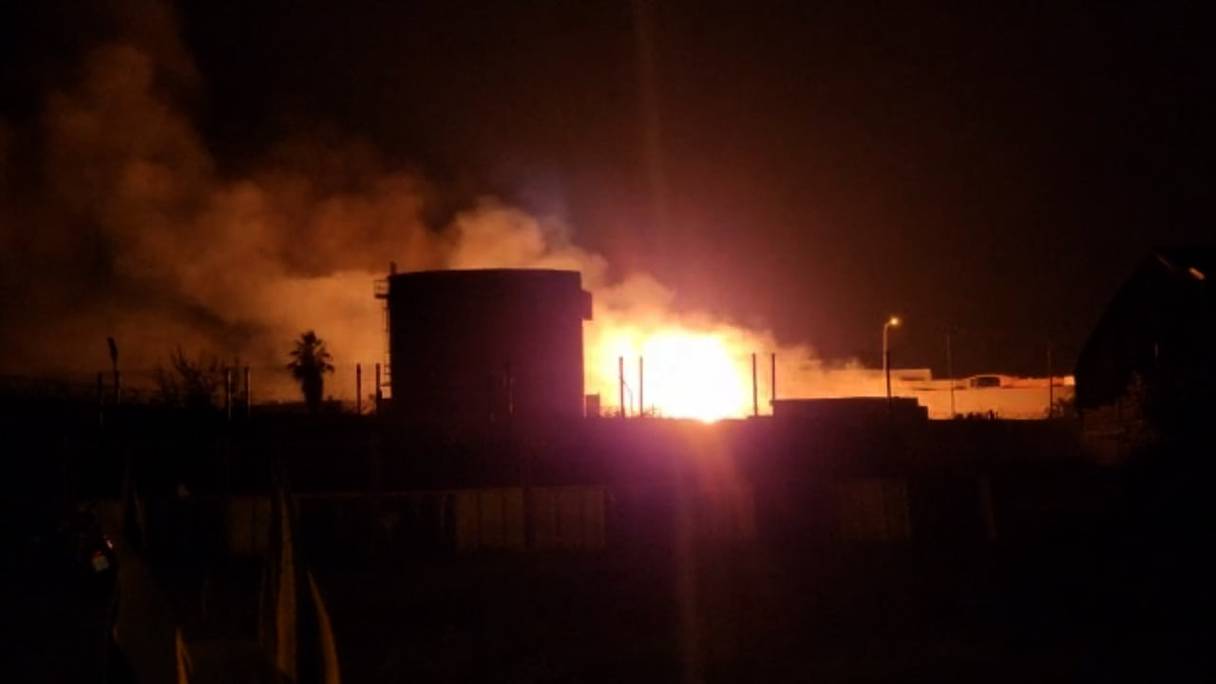 Une explosion, suivie d'un incendie, dans un dépôt de gaz à Mohammedia, jeudi 22 décembre 2022.
