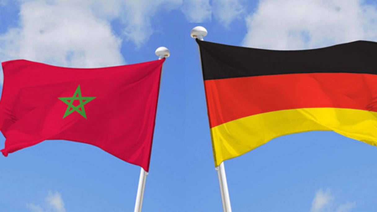 Les drapeaux du Maroc et de l'Allemagne.
