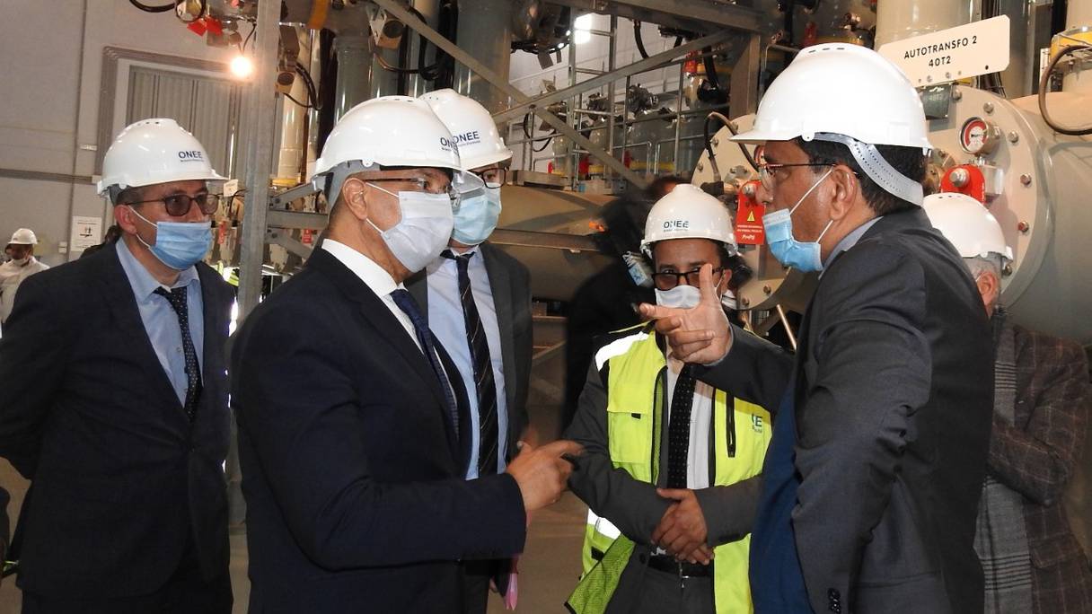 Abderrahim El Hafidi, Directeur Général de l’Office national de l’électricité et de l’eau potable (ONEE), a effectué, le 23 février 2021, une visite au poste 400/225 kV de Laayoune II, dit «Poste El Haggounia». 
