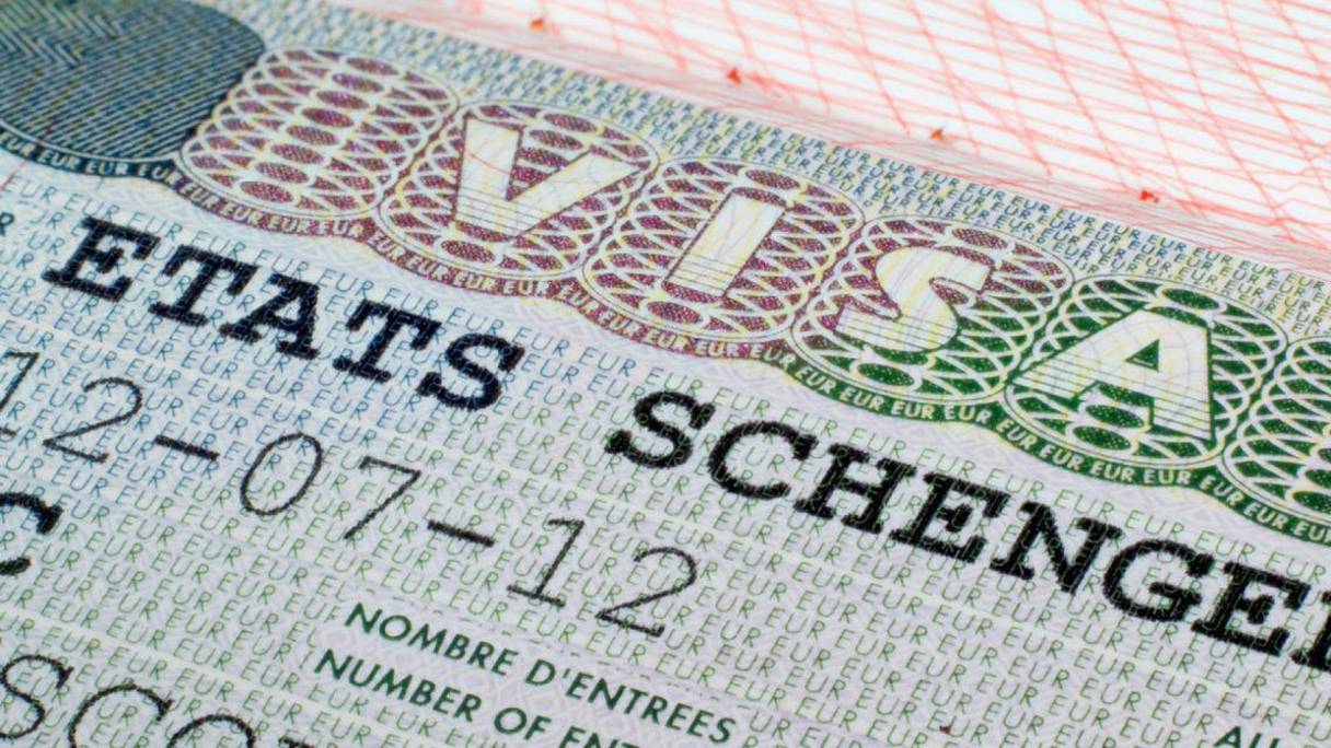 Un visa Schengen.
