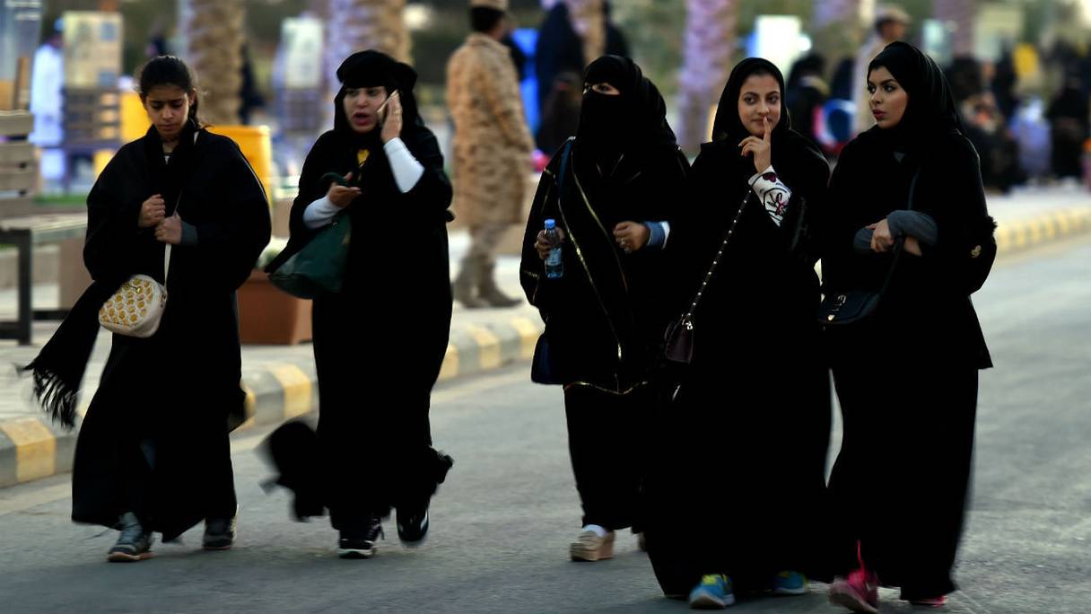 Des Saoudiennes lors d'un festival culturel en février 2016 dans la banlieue de Riyad.

