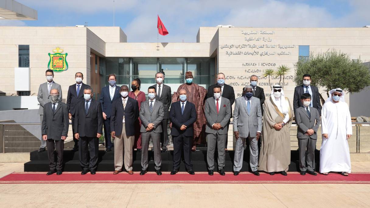 Plusieurs ambassadeurs accrédités au Maroc ont visité, jeudi 5 août 2021, le siège du BCIJ à Rabat.
