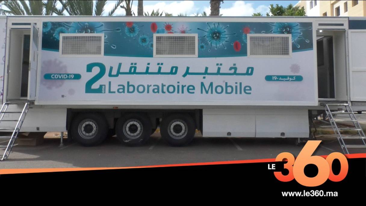 Le laboratoire mobile spécialisé dans le dépistage du covid-19.
