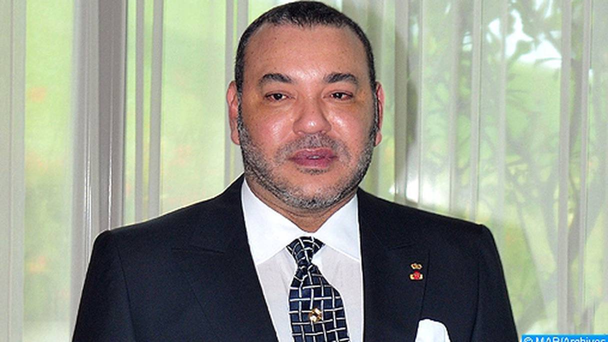 Le roi Mohammed VI, Chef suprême et chef d'état-major général des Forces armées royales (FAR).
