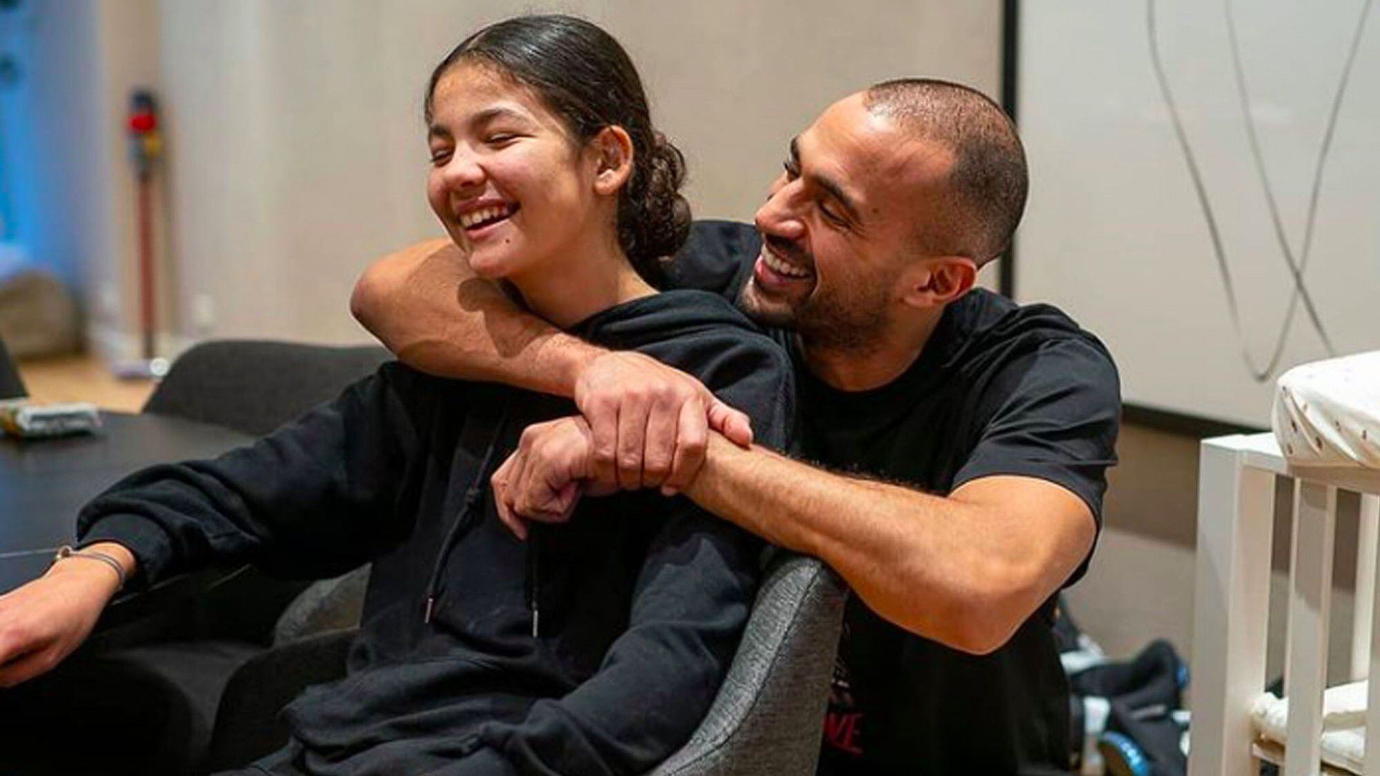 Les mots extrêmement touchants de Badr Hari à une jeune fille qui a perdu  sa mère | le360.ma