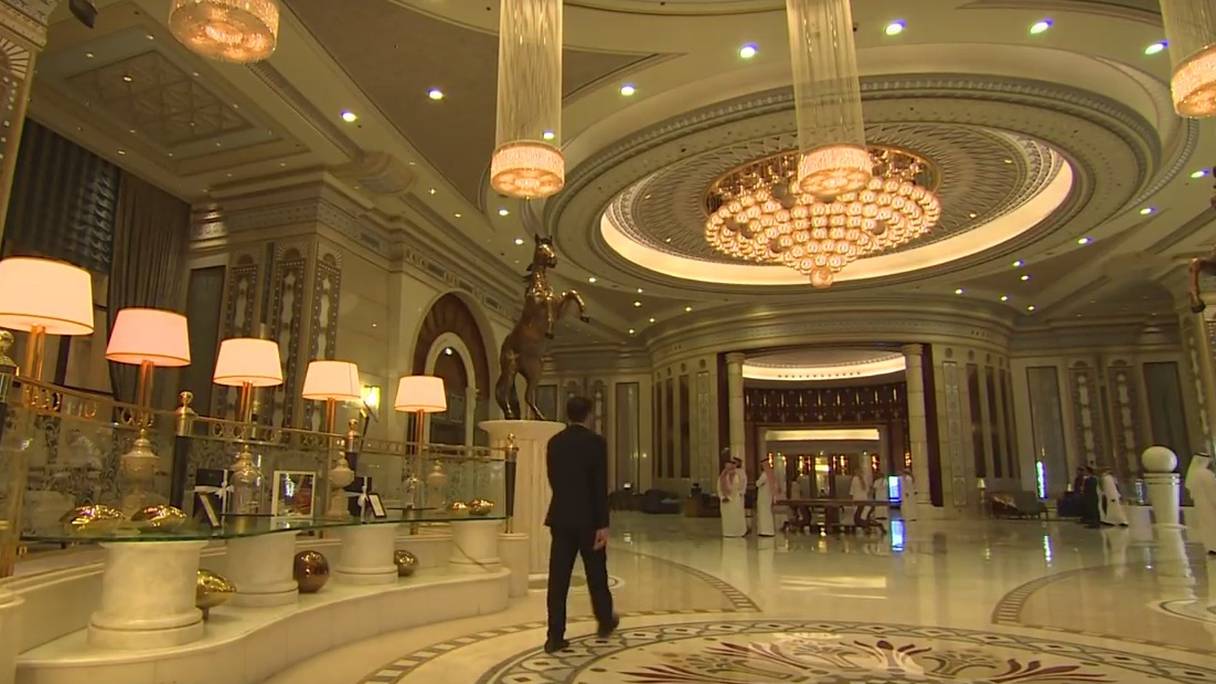 Le hall du Ritz-Carlton de Riyad. 
