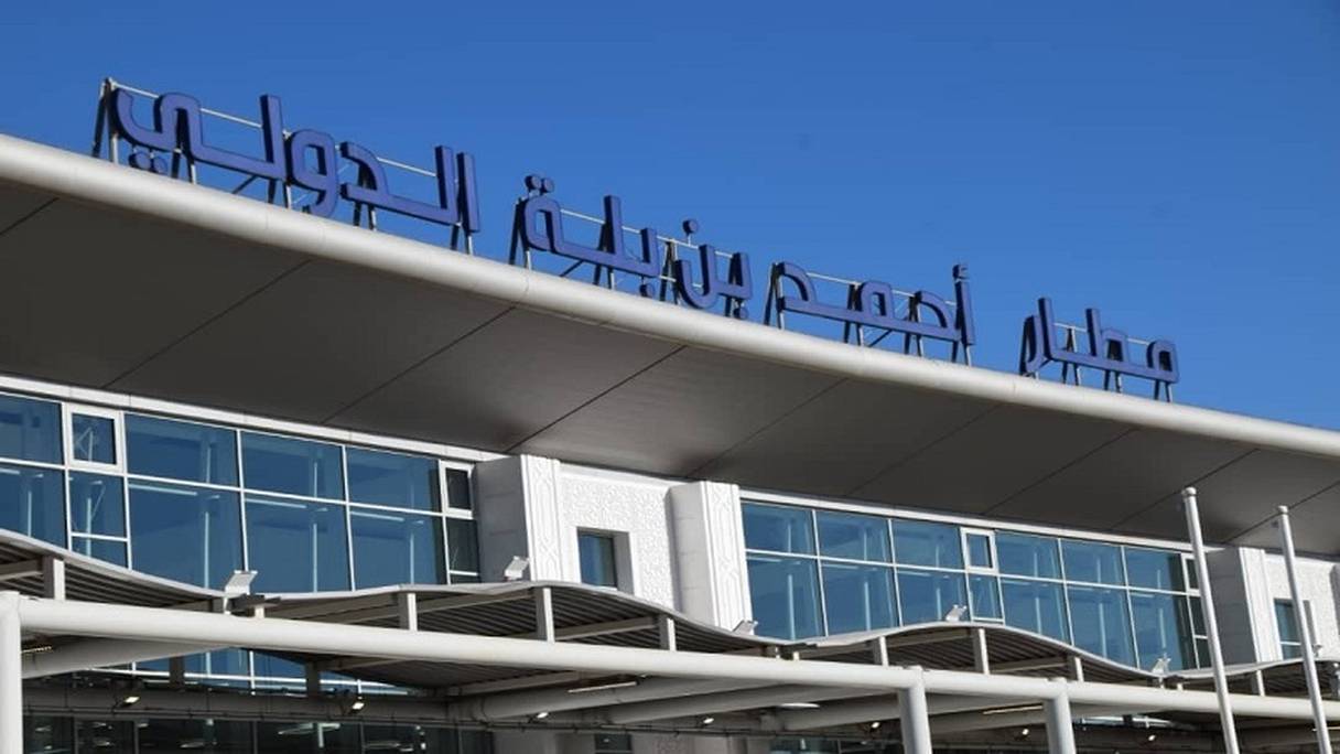 Aéroport Ahmed Ben Bella, à Oran. 
