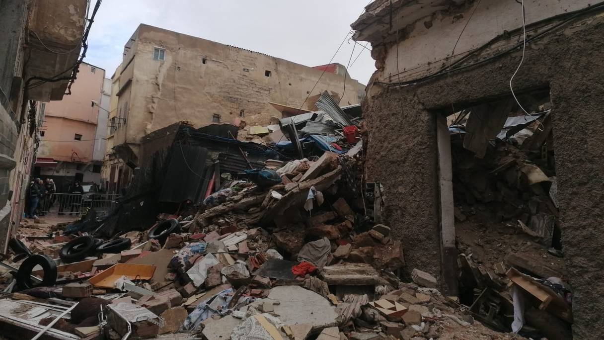Les gravats de la maison qui s'est effondrée, au matin du 15 décembre 2022, dans le quartier de Derb Soltane, à Casablanca.
