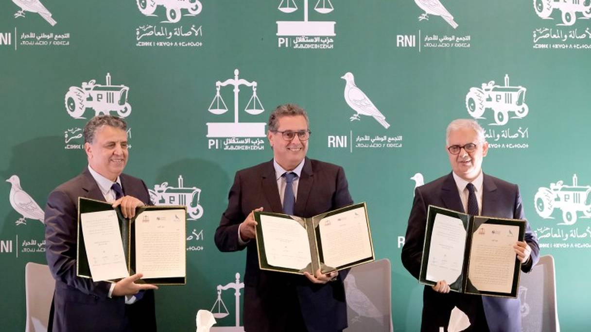 Akhannouch, Ouahbi et Baraka, lors de la signature de la Charte de la majorité à Rabat.
